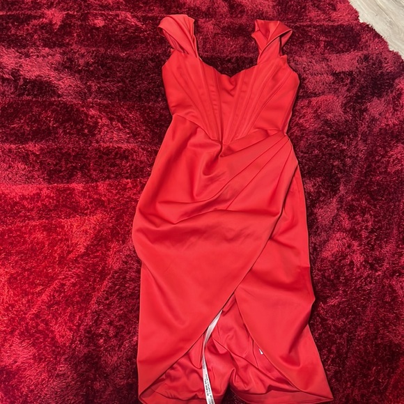 HOUSE OF CB  'LORETTA' RED SATIN OFF SHOULDER DRESS SEXY NIGHT OUT DATE ROMANCE - Picture 2 of 16